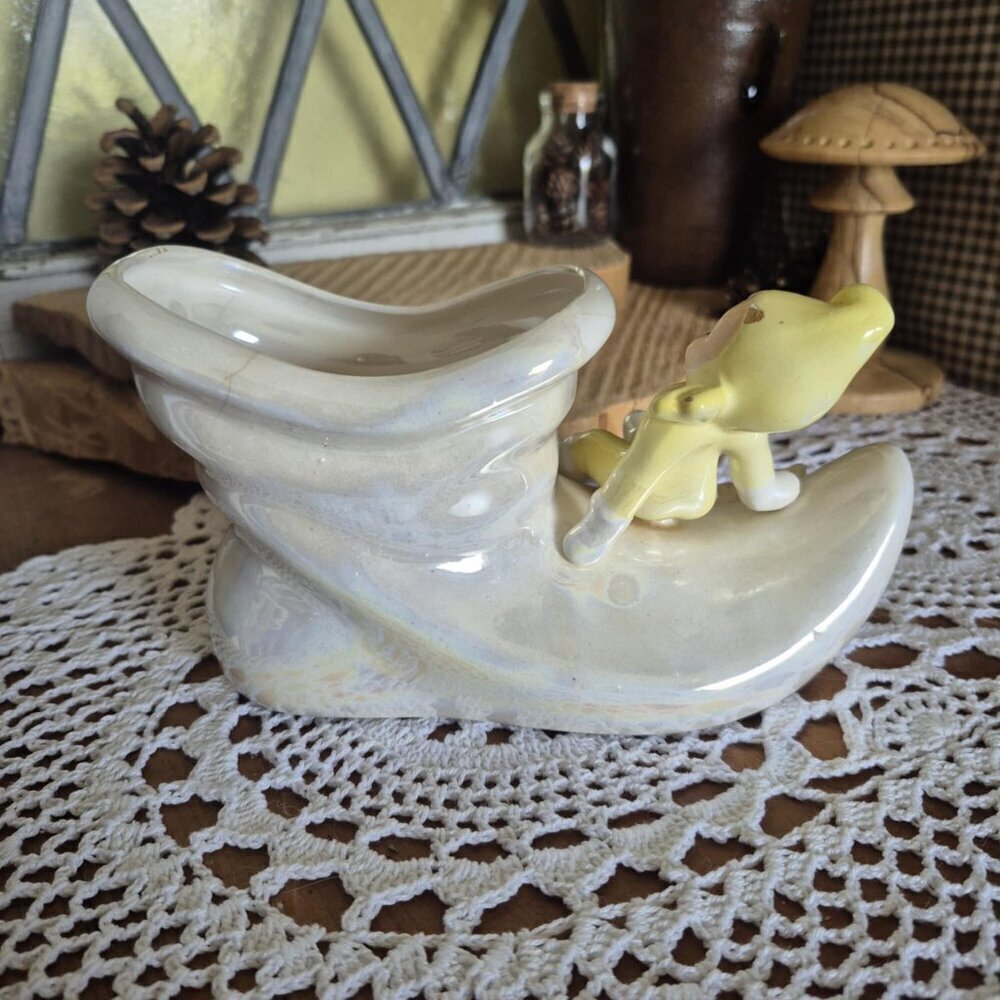Hearth Happenings 🏡🧚♂️ Vintage Japan Pixie Elf Shoe Planter Fairy Figurine - Picture 4 of 13